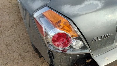 2007-2009 Nissan Altima Driver Left Tail Light Brake Lamp Oem Rear 26555Zn50a