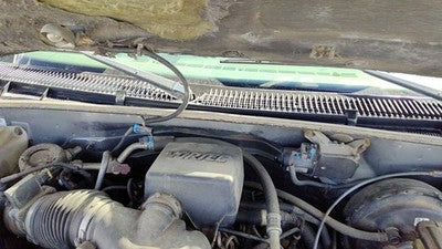 1999 Chevy Suburban Windshield Wiper Cowl Vent Trim Panel Oem Cover