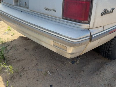 1986-1989 Olds 88 Rear Bumper Cover Assembly Oem Back Silver 22525201