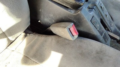94 Pathfinder Nissan Passenger Right Front Seat Belt Buckle Receiver Gray