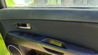 2004-06 Mazda 3 Passenger Right Front Inside Door Trim Panel Only Oem Black
