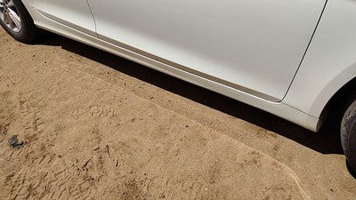2011-2013 Hyundai Sonata Passenger Right Lower Rocker Panel Moulding Side Skirt