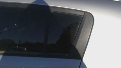2010-2016 Kia Sportage Driver Left Rear Vent Window Back Door Glass With Frame