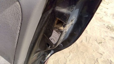 1996-1999 Saturn Sw2 Passenger Right Rear Door Latch With Rods/Cables Oem Back