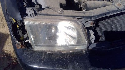 2001-2002 Subaru Forester Passenger Right Head Light Oem Front Lamp With Bracket