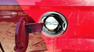 2003-2006 Town & Country Fuel Filler Neck Assembly With Gas Cap Oem 4880640Ae