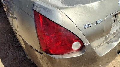 2004-2008 Nissan Maxima Driver Left Tail Light Brake Lamp Oem Rear 265257Y025