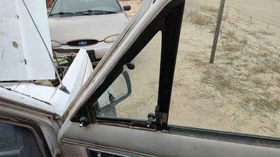 88-96 Cherokee Passenger Right Front Vent Window Small Door Glass With Frame