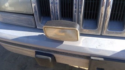 1993-1995 Jeep Grand Cherokee Passenger Right Fog Light Lamp Oem 04713582