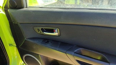 2004-06 Mazda 3 Passenger Right Front Inside Door Trim Panel Only Oem Black