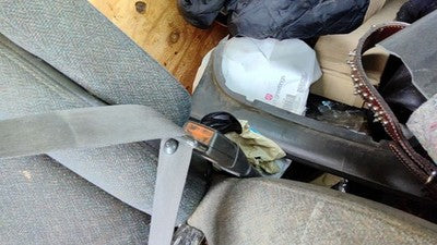 1998-2002 Savana Van 2500 Passenger Right Front Seat Belt Buckle Receiver Oem