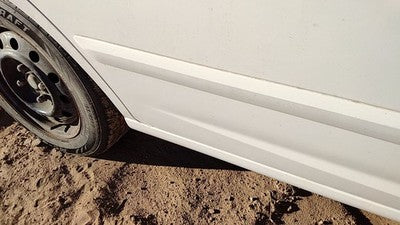01-03 Elantra Passenger Right Rear Moulding From Door Back Trim Strip White
