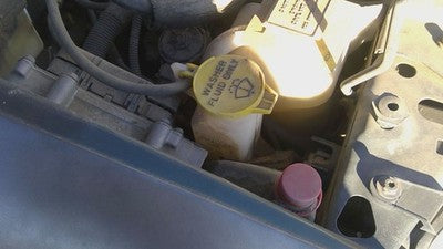 00 Chrysler Voyager Windshield Washer Fluid Reservoir With Pump Oem Wiper Tank