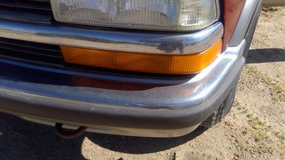 1998-2005 Chevy S10 Blazer Driver Left Front Turn Signal Light Lamp Oem 15098268
