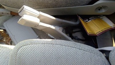 1991 Cutlass 2 Door Driver Left Front Seat Belt Buckle Receiver Oem Gray