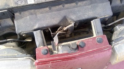 1991-1998 Saturn Sw2 Hood Latch Assembly With Bracket Oem 21124392