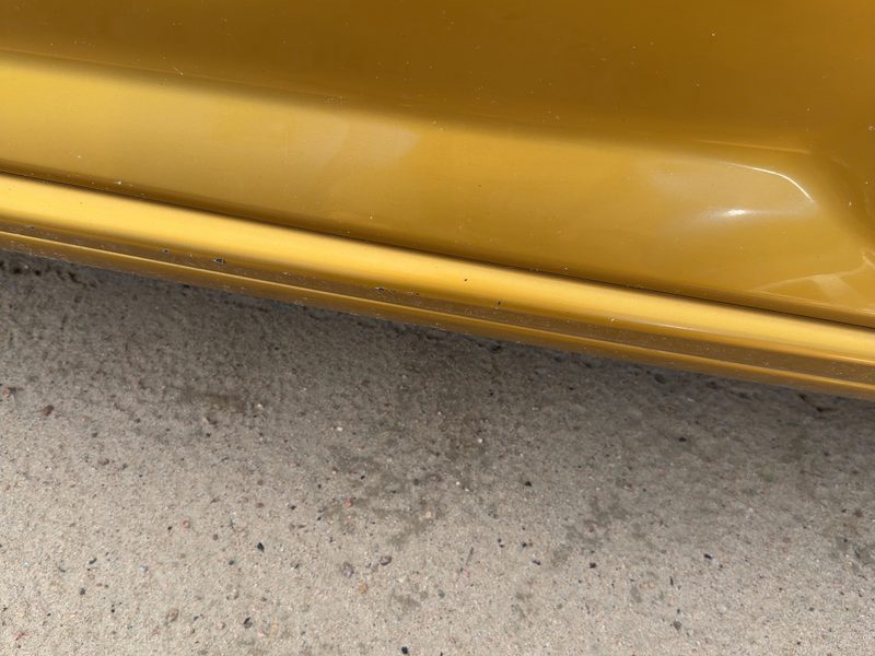 2002-2005 Pt Cruiser Front Door Moulding RH