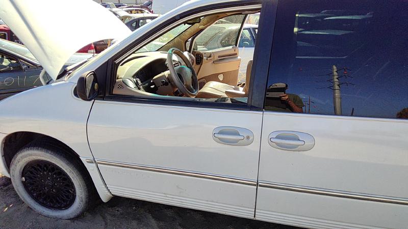 1996-2000 Chrysler Town & Country Front Door LH