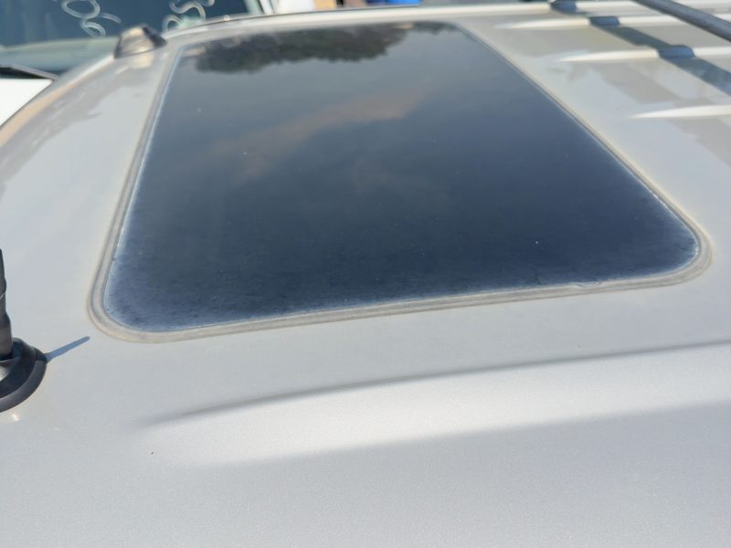 2000-2006 Chevy/gmc Suburban 1500 Series Roof Glass (Glass Only)