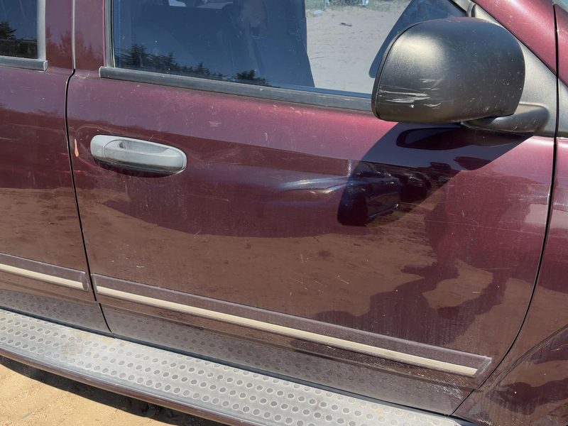 2004-2009 Dodge Durango Front Door RH