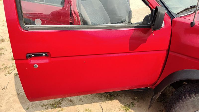 1986-1995 Nissan Pathfinder Front Door RH