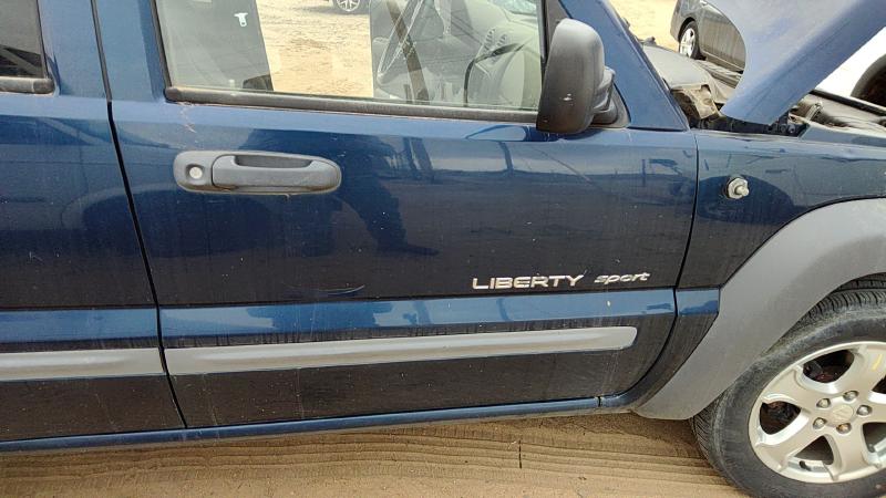 2002-2007 Jeep Liberty Front Door RH