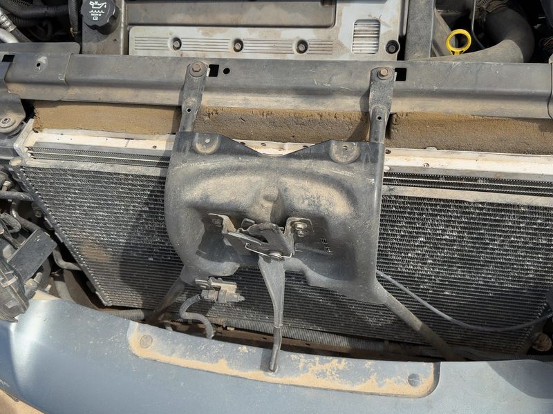 1997-2005 Cadillac Seville Radiator Support