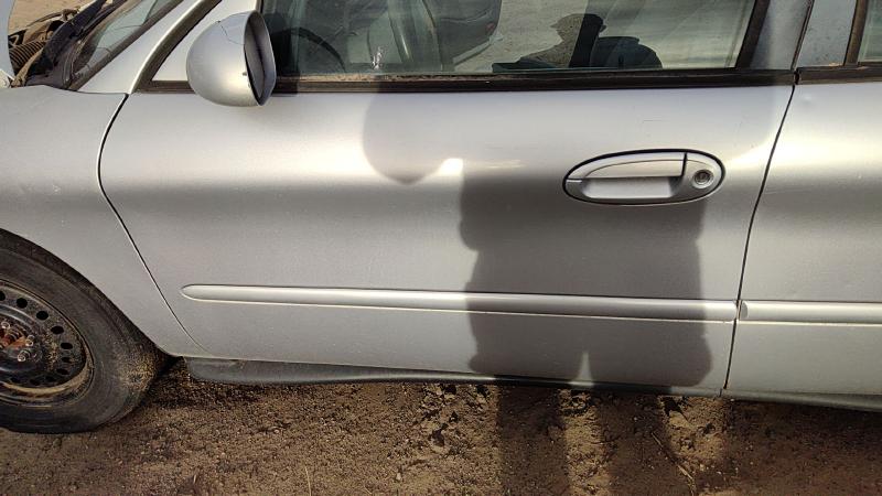 1996-1999 Ford Taurus(see Also Taurus X) Front Door LH