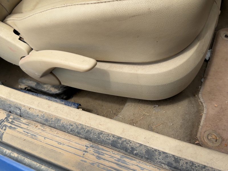 2007 Volkswagen Beetle (type 1) Seat Track RH