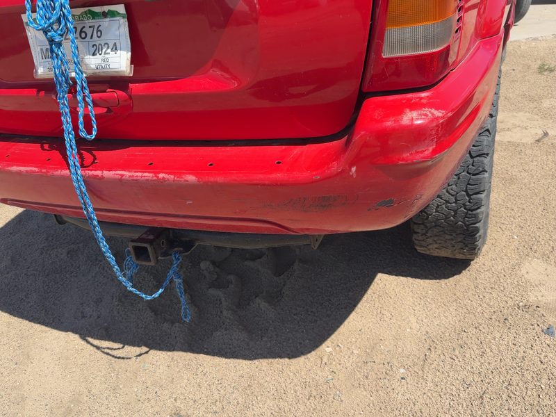1999-2004 Jeep Grand Cherokee Rear Bumper Assembly