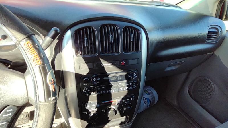 2005-2007 Chrysler Town & Country Dash Panel