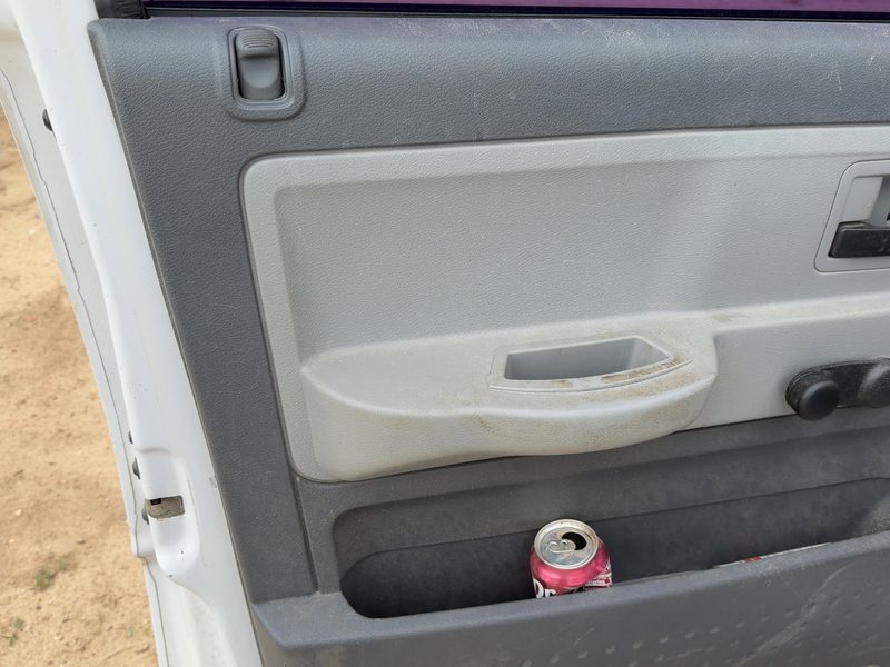 2005-2007 Dodge Dakota (mid-size) Front Door Trim Panel LH