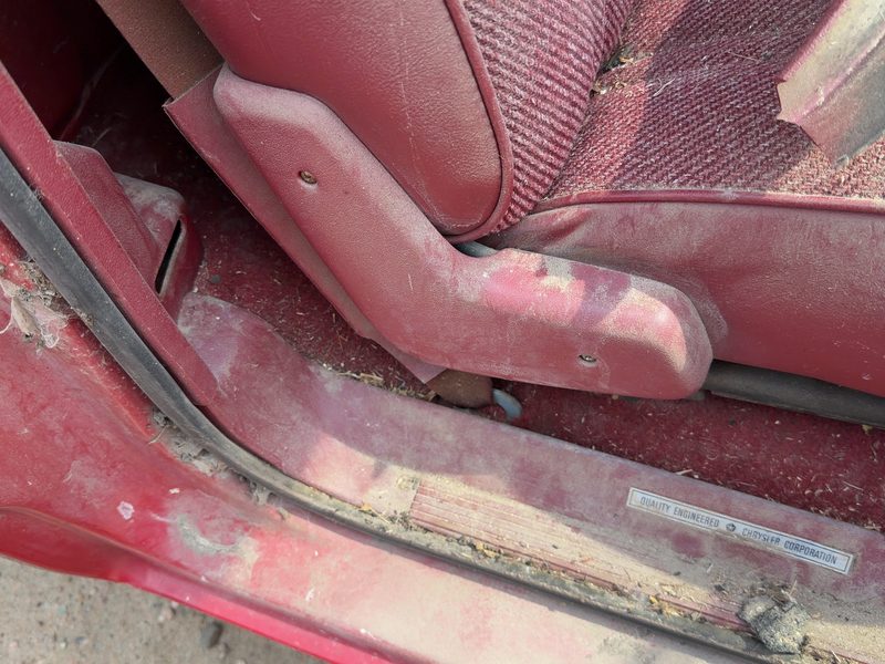 1991 Dodge Dakota (mid-size) Seat Track RH