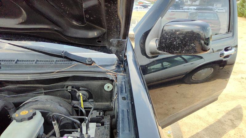 2004-2012 GMC Canyon Hood Hinge RH