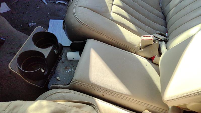 2003 Linc & Town (also See Cont 82 Up) Front Seat