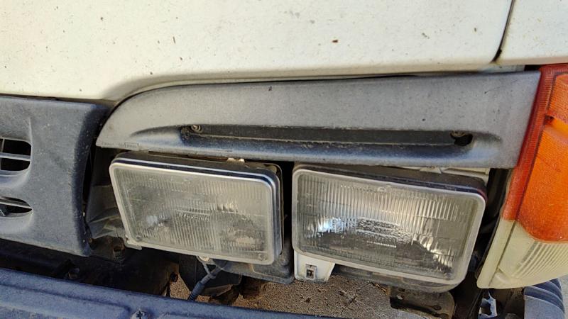 1996 Isuzu Truck (big Truck) Headlight Door LH
