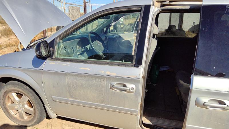 2004-2007 Dodge Caravan Front Door LH