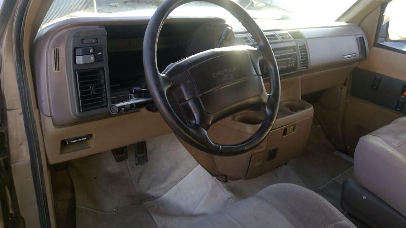 1990-1996 Chevrolet Astro Front Axle Assy.Also See Crr
