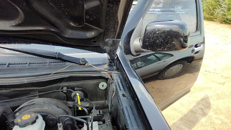 2004-2012 GMC Canyon Hood Hinge RH