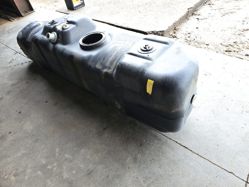 1999-2004 Ford F250 Super Duty Pickup Fuel Tank Assembly