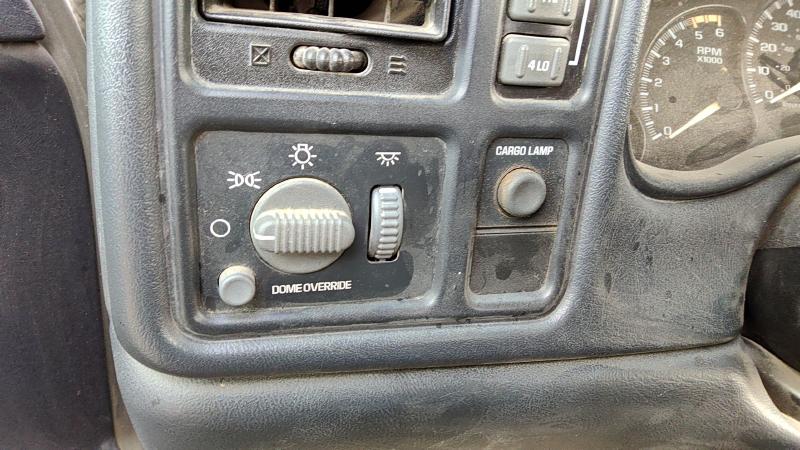 1999-2002 GMC Sierra 2500 Pickup Headlight Switch (Dash Mtd)