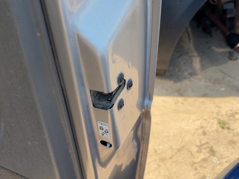 2000-2007 Chevy/gmc Suburban 1500 Series Rear Door Latch RH