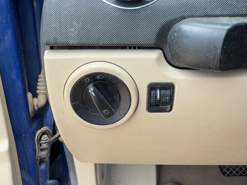 1998-2014 Volkswagen Beetle (type 1) Headlight Switch (Dash Mtd)