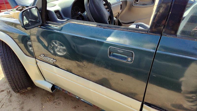 1996-1998 Suzuki Sidekick Front Door LH