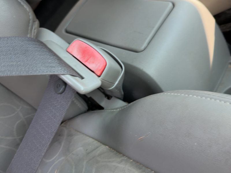 2004-2005 Saturn Vue Front Seat Belt RH