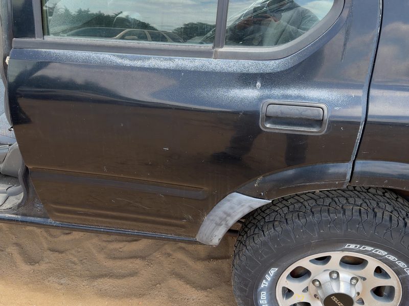 1998-2004 Isuzu Rodeo Rear Door LH