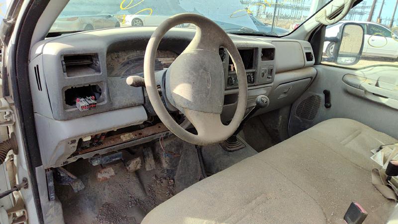 1999-2000 Ford F250 Super Duty Pickup Rear Axle Assy.