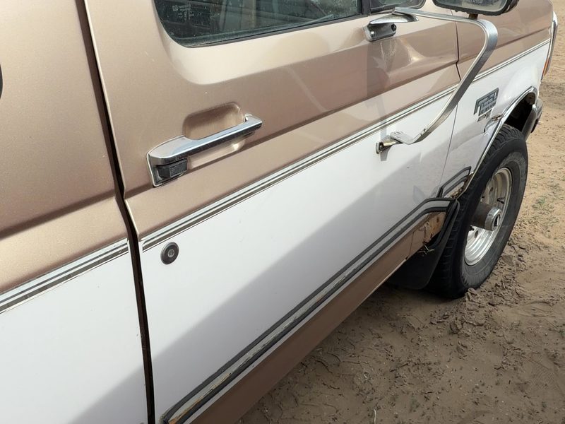 1995-1997 Ford Pickup F250 Series Front Door RH