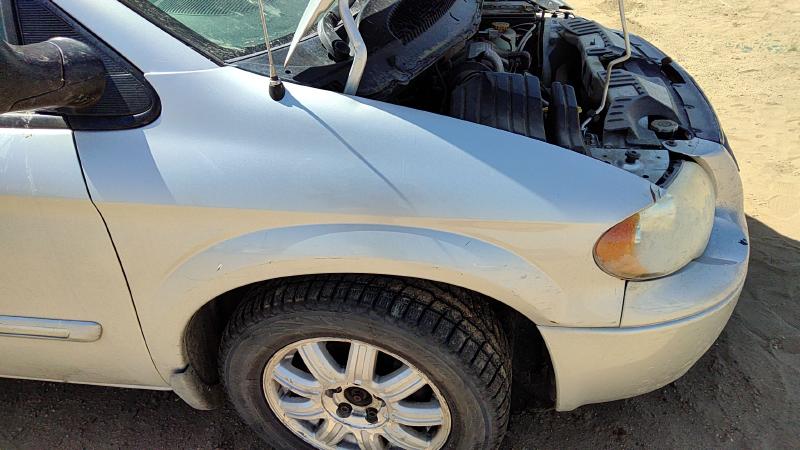 2001-2007 Chrysler Town & Country Fender RH