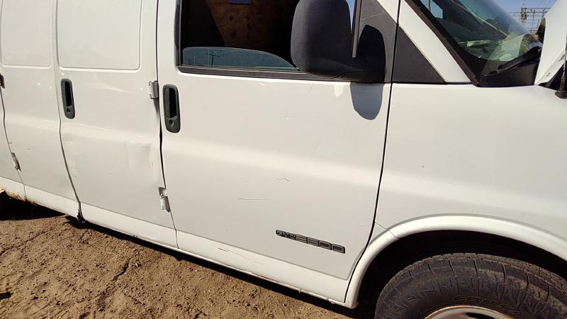 1996-2002 GMC Van Savana 2500 Series Front Door RH